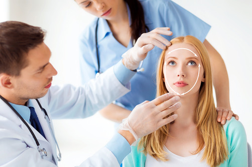 Plastic surgery nurse with surgical experience